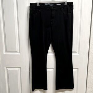 DayTrip Black Mid Rise Vigo Bootcut Jeans Universal Fit 38R NWT